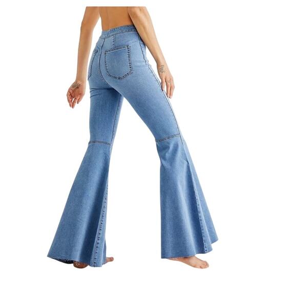 We The Free Just Float On Flare Jeans Wide Bell Bottom Light Wash Size 30 Boho - Picture 2 of 10